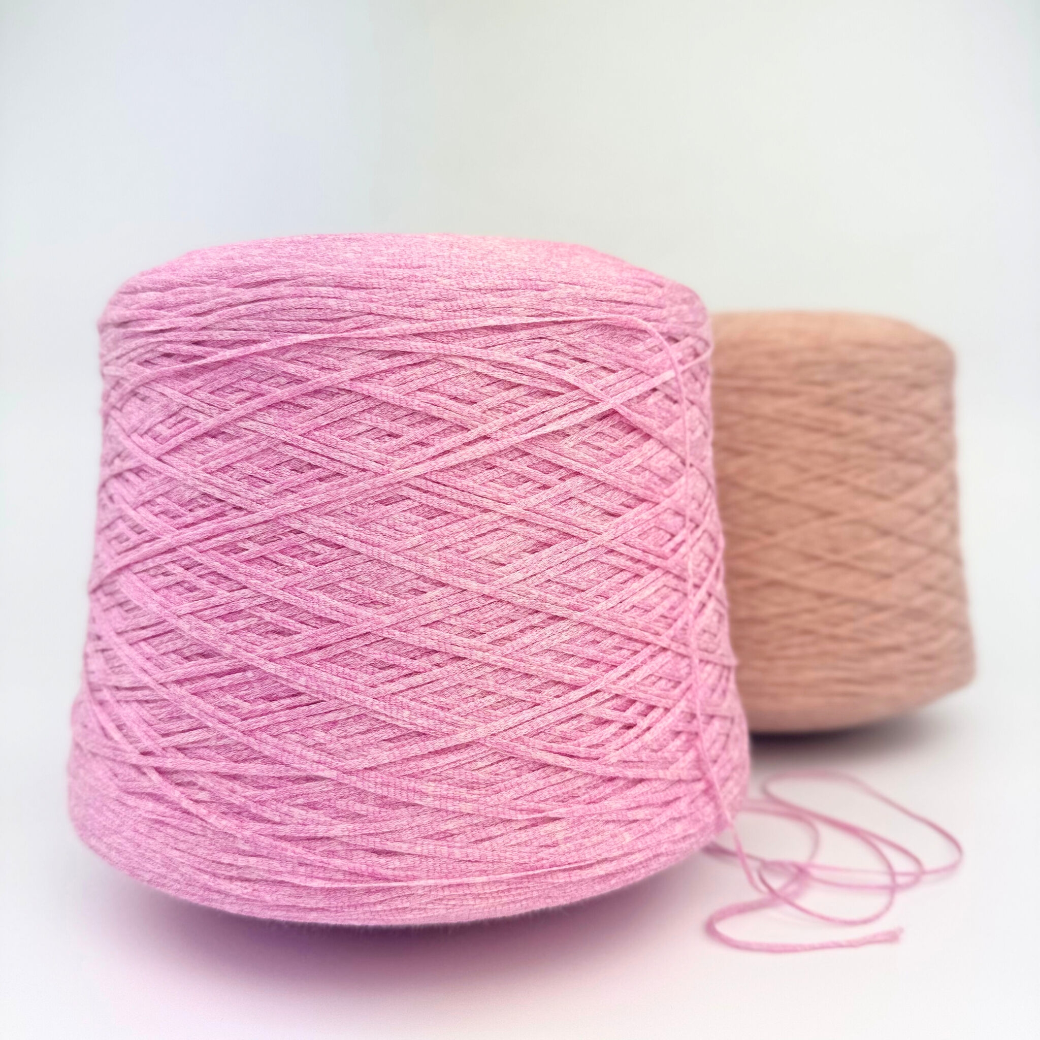 Tynt Shiny Bomullsgarn (1 kg) - Laks Tynt Shiny Bomullsgarn (1 kg) - Laks