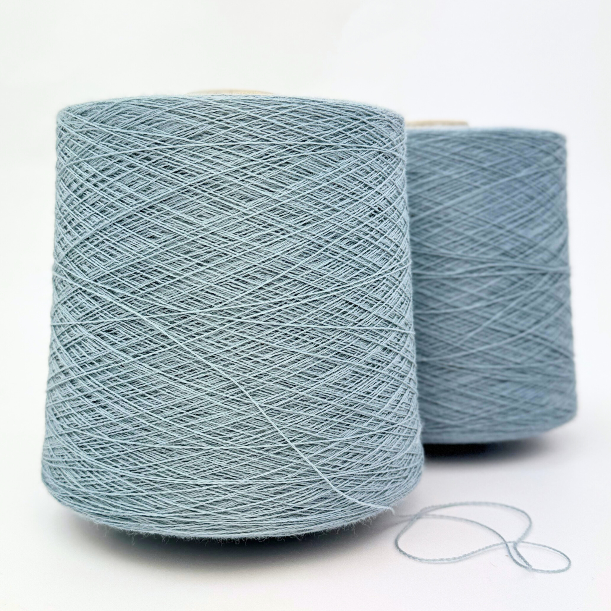 Mona Merino 15/2 (950 g) - Isblå