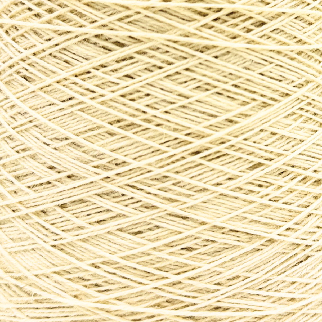 Fedra 9/2 Ullgarn (650 g) - Råhvit