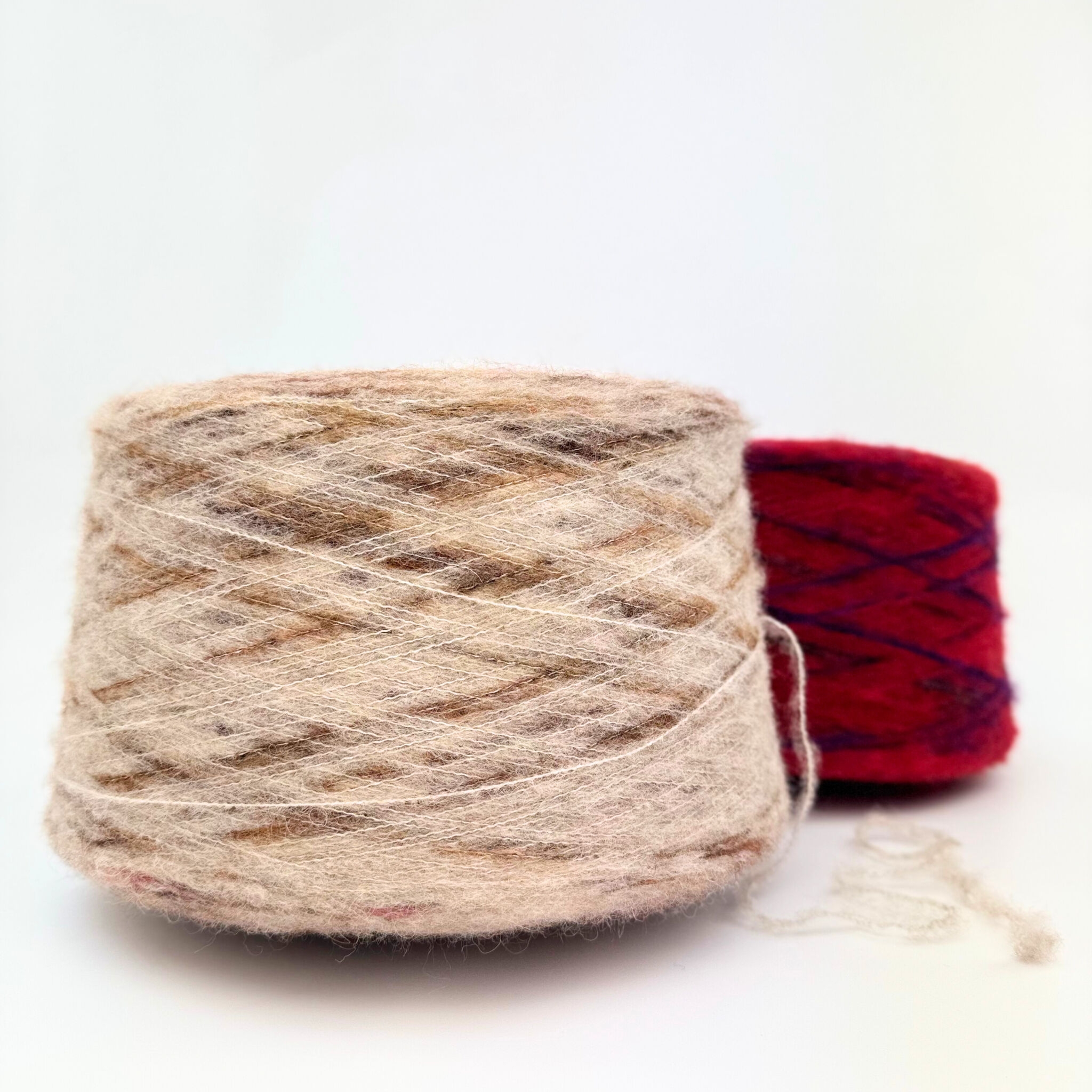 Bekki Børstet Garn m/ Fargeskift (1,6 kg)