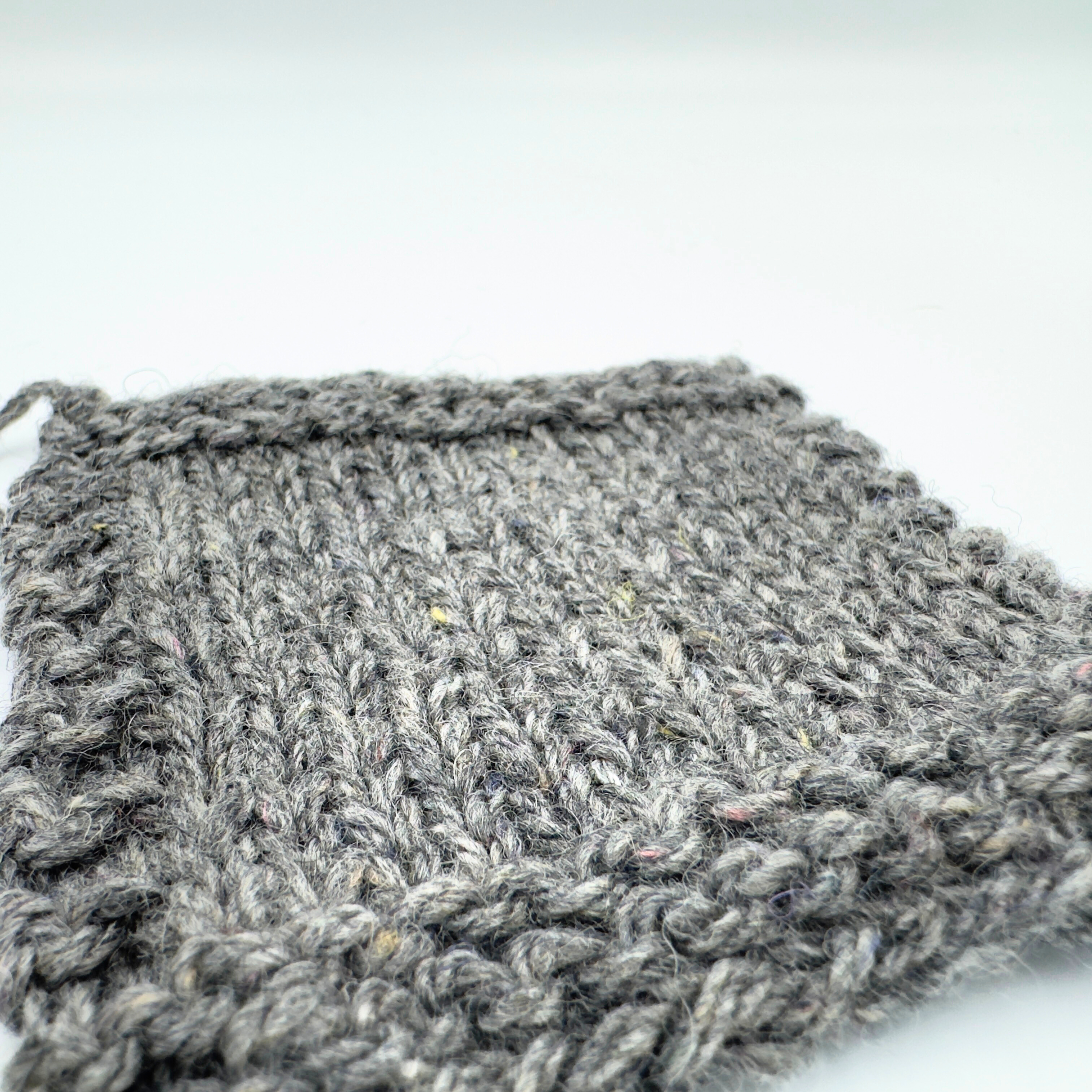 September 2025 Tekstilfibergarn - Grå