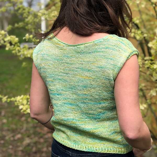 Basic Sommer Tee (V-hals) - Strikkeopskrift