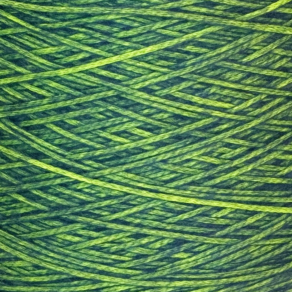 Blowgarn i nøster (50 g) Blowgarn i nøster (50 g)