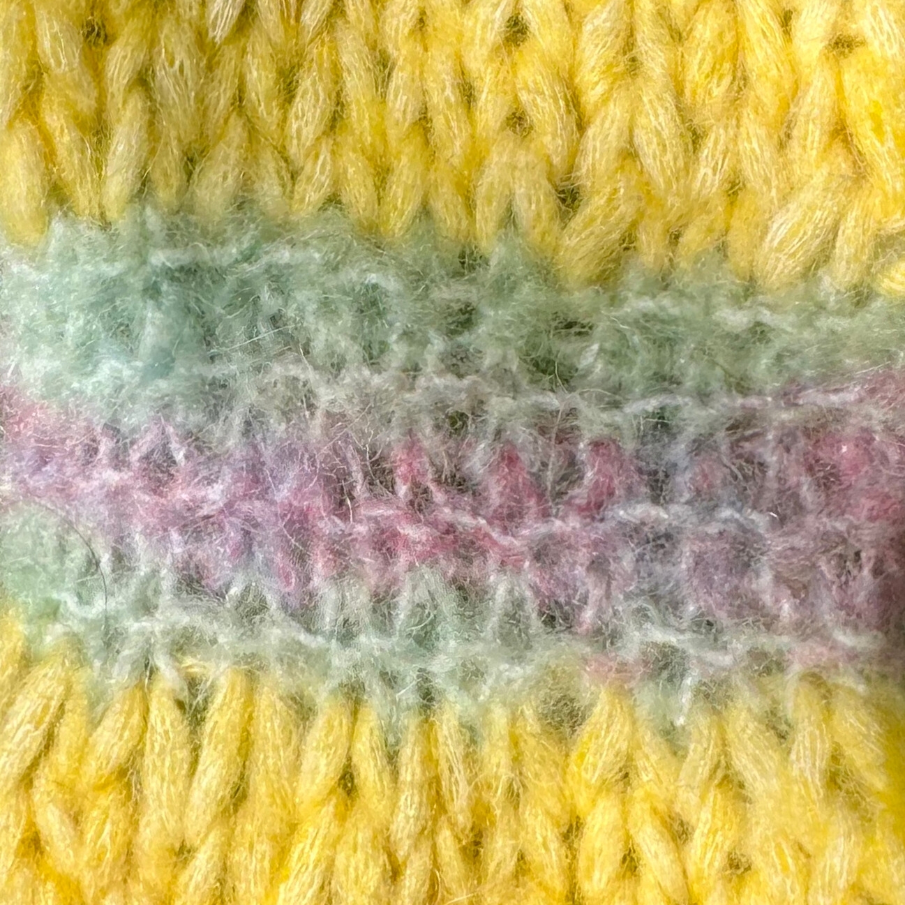 Bekki Børstet Garn m/ Fargeskift (1,6 kg)