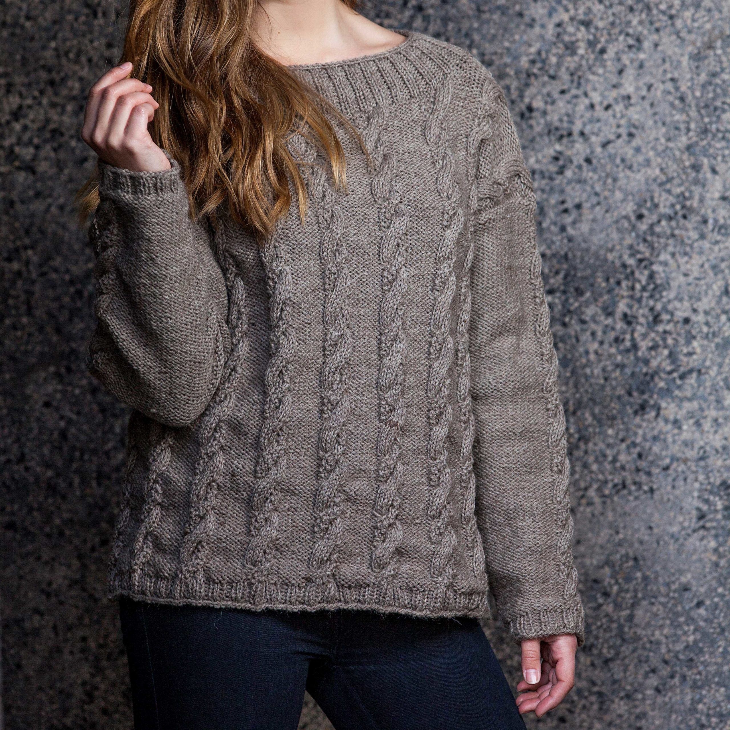 Sweater med fletter - oppskrift (CeWeC) DANSK