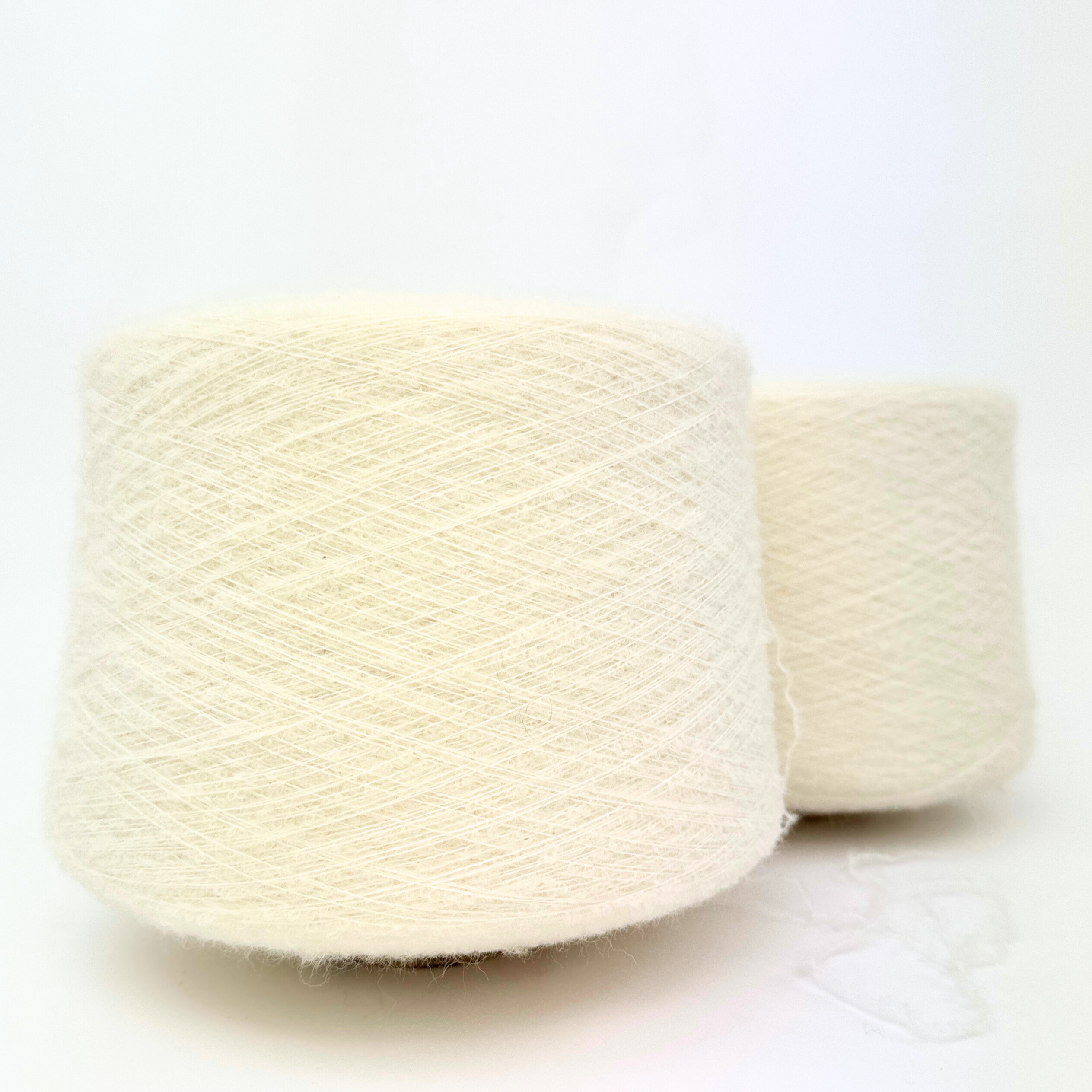 Elastisk Bouclégarn (1 kg) - Hvit