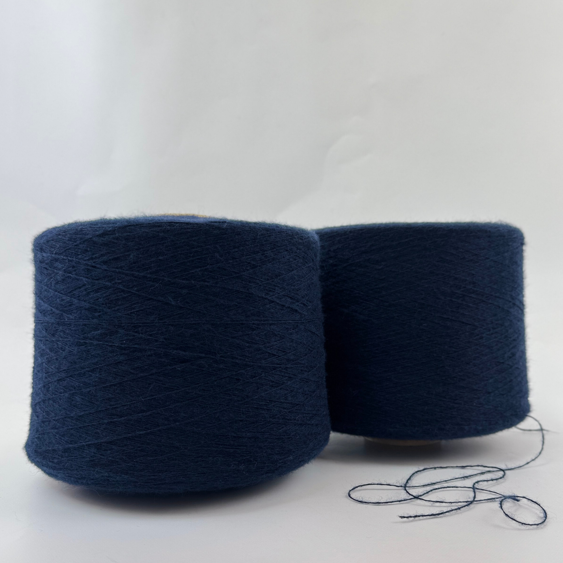 Scarlet Kashmir Silke (1,1 kg) - Midnattsblå