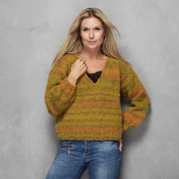 Oversize sweater med v-hals